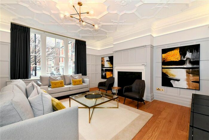 2 Bedroom Flat To Rent In Park Street, Mayfair, W1K