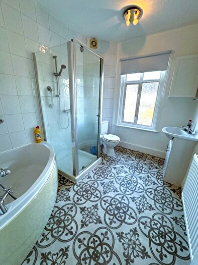 3 Bedroom Terraced House To Rent In Betchworth Road, Ilford, IG3