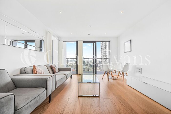 2 Bedroom Flat To Rent In Horizons Tower, Yabsley Street, Canary Wharf, London, E14