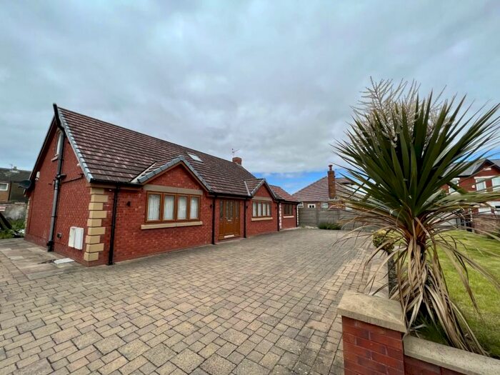 5 Bedroom Detached House To Rent In Tarleton Road, Southport, PR9