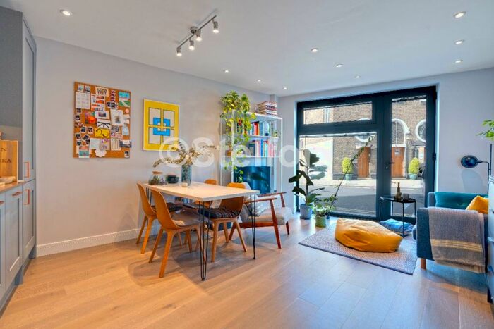 1 Bedroom Flat To Rent In The Oval, London, E2