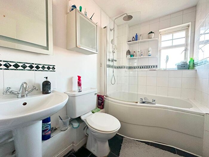 3 Bedroom Town House For Sale In Pearcy Close, Harold Hill, Romford, RM3