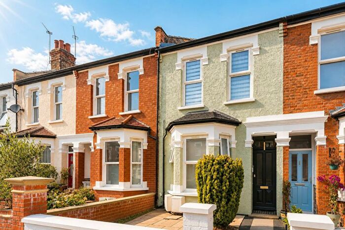 2 Bedroom Flat For Sale In Bonchurch Road, Northfields, Ealing, W13