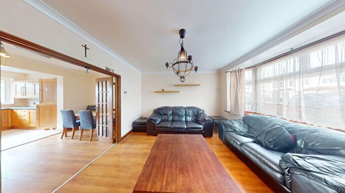 3 Bedroom Terraced House To Rent In Boleyn Avenue, Enfield, Greater London, EN1