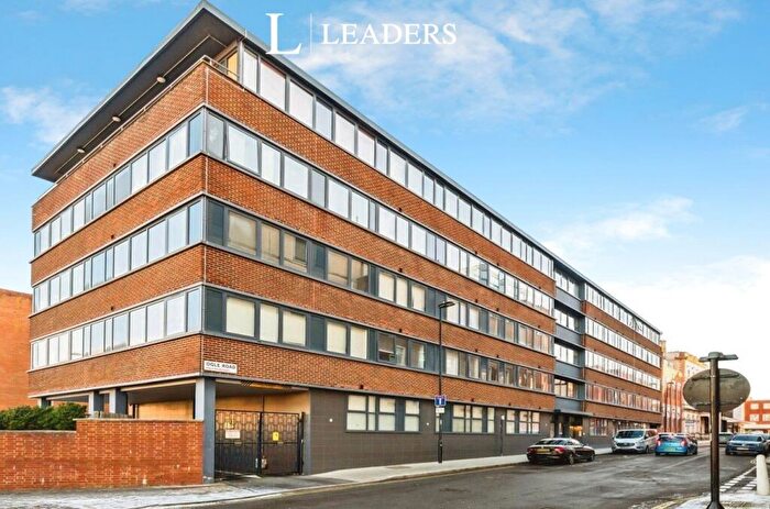 2 Bedroom Apartment For Sale In Ogle Road, Southampton, Hampshire, SO14