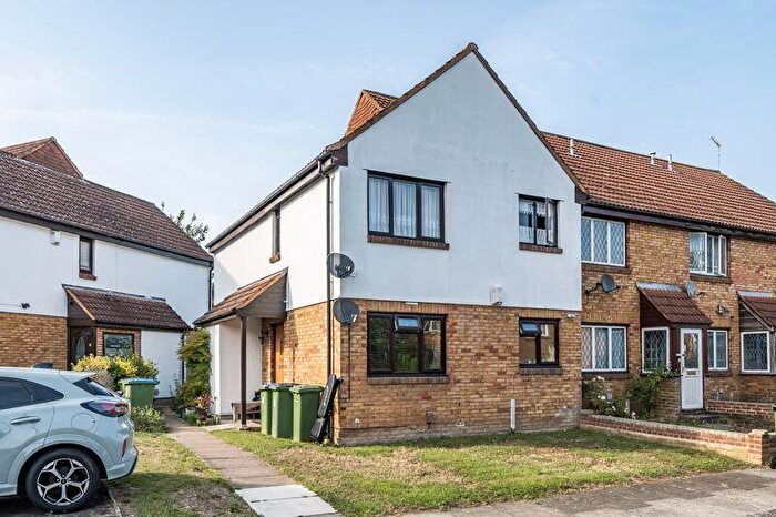 2 Bedroom Apartment For Sale In Bertrand Way, Thamesmead, SE28