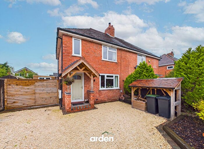 3 Bedroom Semi Detached House For Sale In Churchfields Close, Bromsgrove, B61