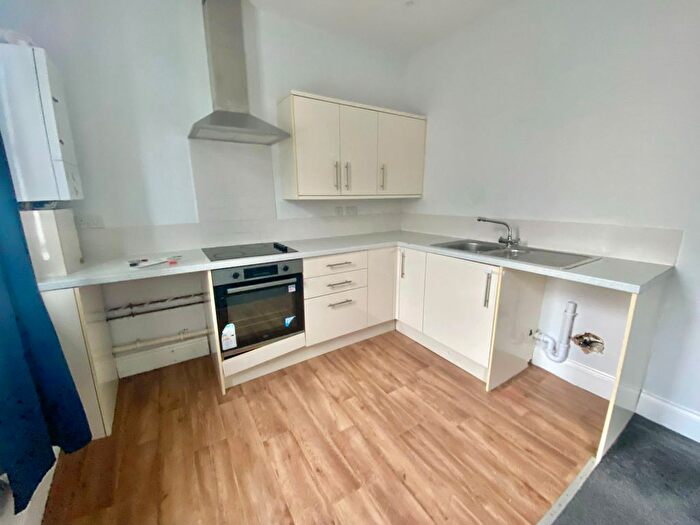 2 Bedroom Flat To Rent In Melville Lane, Torquay, TQ2