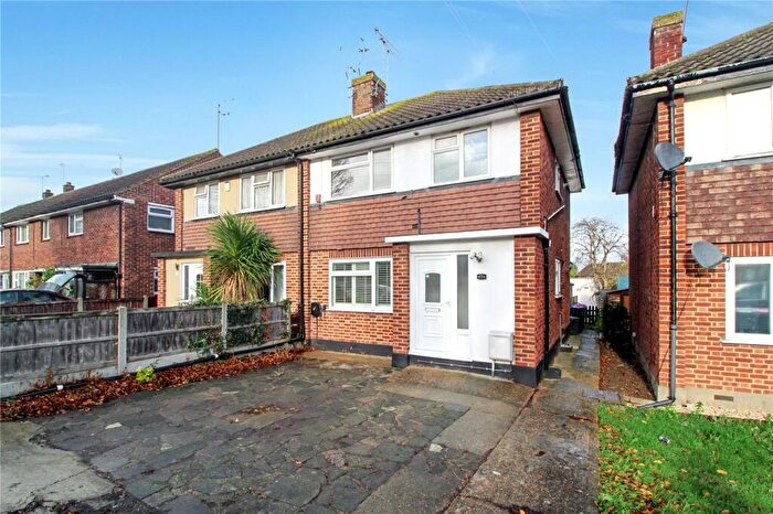 1 Bedroom Apartment For Sale In Flemming Crescent, Leigh-on-Sea, Essex, SS9