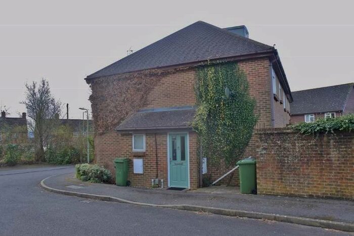 1 Bedroom Property To Rent In Middleton Gardens South View, Basingstoke, RG21