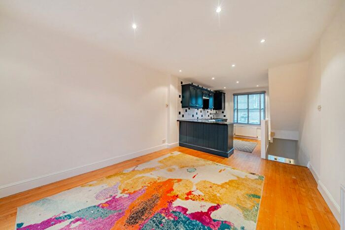 2 Bedroom Flat To Rent In Tranquil Vale, London, London, SE3