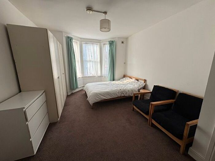 Studio To Rent In Cecil Road, Hounslow, TW3