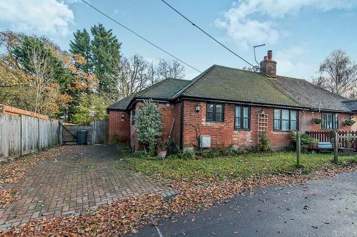 3 Bedroom Semi-Detached Bungalow To Rent In Dargate Road, Yorkletts, Whitstable, Kent, CT5