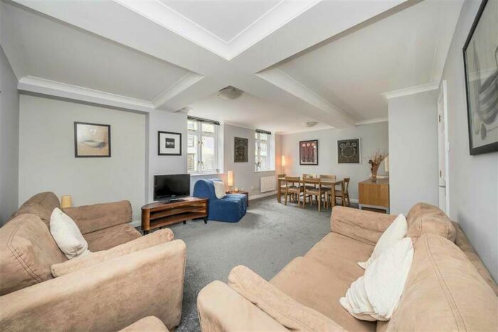 1 Bedroom Flat To Rent In Pemberton Row, Fitzrovia & Covent Garden, EC4A