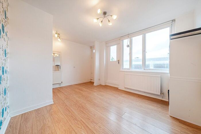 1 Bedroom Flat For Sale In Woolstaplers Way, London, SE16