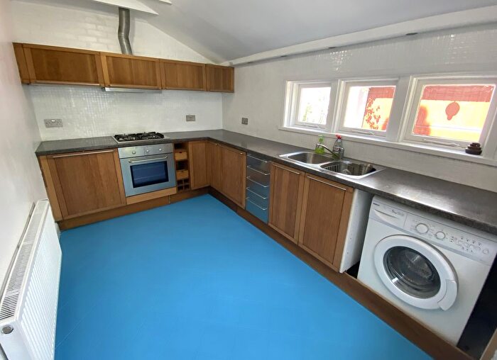 3 Bedroom Maisonette To Rent In Kent Street, Cardiff, CF11