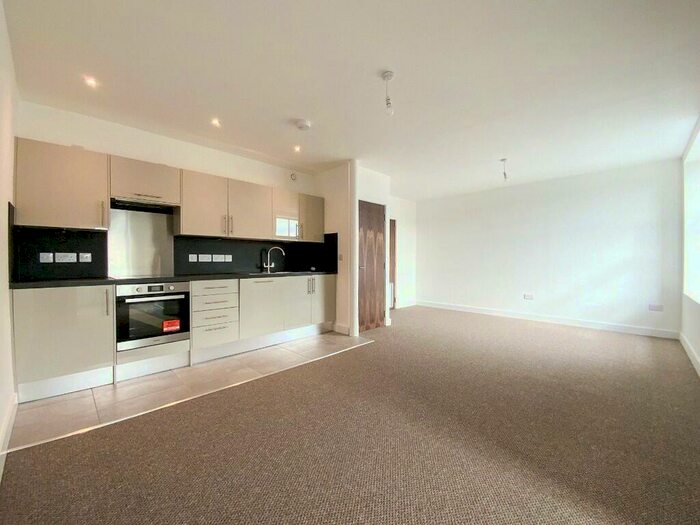 Studio To Rent In Victoria Street, Glossop, SK13