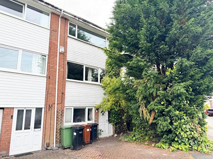 5 Bedroom End Of Terrace House For Sale In Prestbury Close, Stockport, SK2