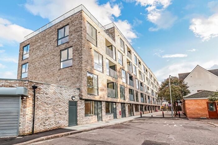 2 Bedroom Flat To Rent In Shannon House, Cameron Road, Seven Kings, IG3