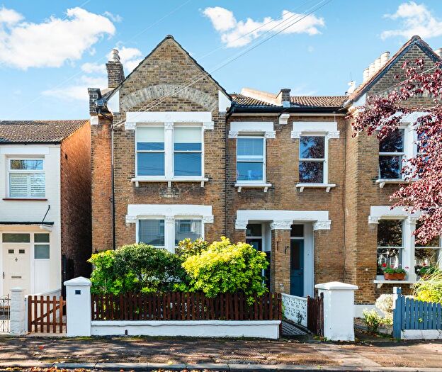 2 Bedroom Maisonette For Sale In Wilton Road, Colliers Wood, London, SW19
