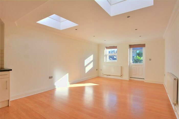 1 Bedroom Flat To Rent In Trafalgar Road, London, SE10