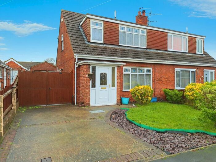 3 Bedroom Semi-Detached House To Rent In Robert Close, Immingham, Lincolnshire, DN40