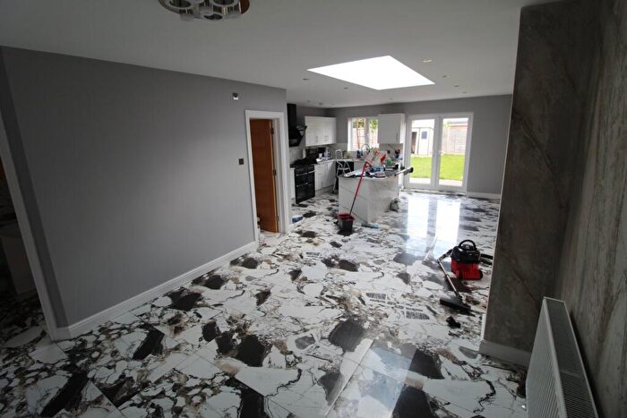 5 Bedroom Semi-Detached House To Rent In Orchard Grove, Edgware, HA8