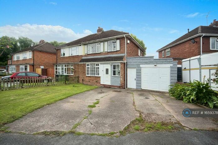 3 Bedroom Semi-Detached House To Rent In Ravensmere Road, Redditch, B98