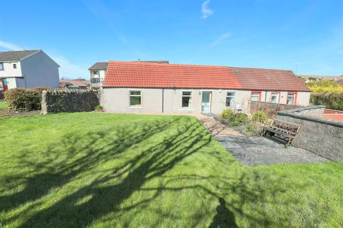 2 Bedroom Cottage For Sale In Ashgrove Terrace, Kinglassie, KY5