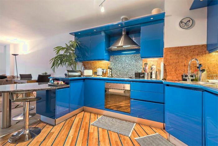 1 Bedroom Flat To Rent In Riverside Court, Vauxhall, SW8