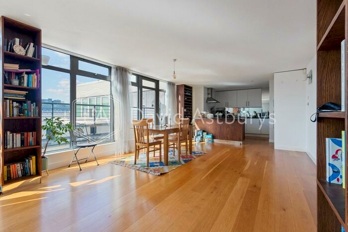 2 Bedroom Apartment To Rent In Britton Street, Farringdon, London, EC1M