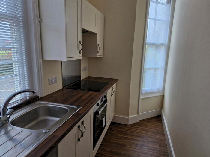 1 Bedroom Flat To Rent In Lavender Crescent, St.Albans, AL3