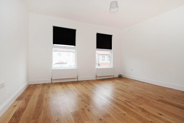 1 Bedroom Flat To Rent In Harvey Road, Bushwood Area, E11