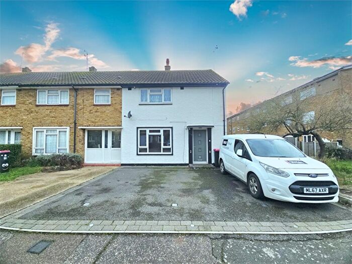 3 Bedroom End Of Terrace House For Sale In Bunters Avenue, Shoeburyness, Shoeburyness, SS3