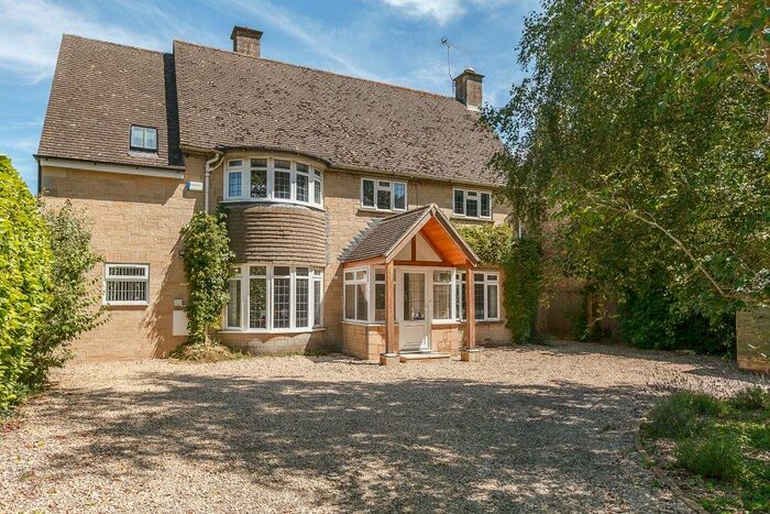 4 Bedroom Detached House To Rent In Oxford Road, Woodstock, OX20