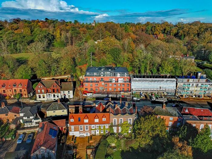 2 Bedroom Flat For Sale In Yarmouth Road, Thorpe St Andrew, Norwich, NR7