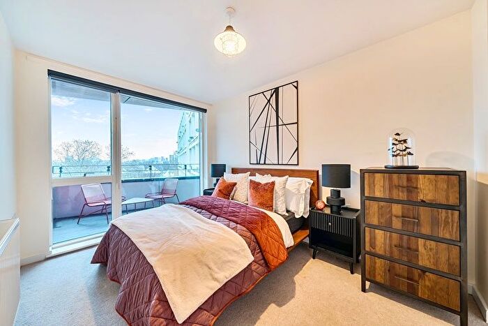 1 Bedroom Flat For Sale In St. James's Crescent, Brixton, London, SW9