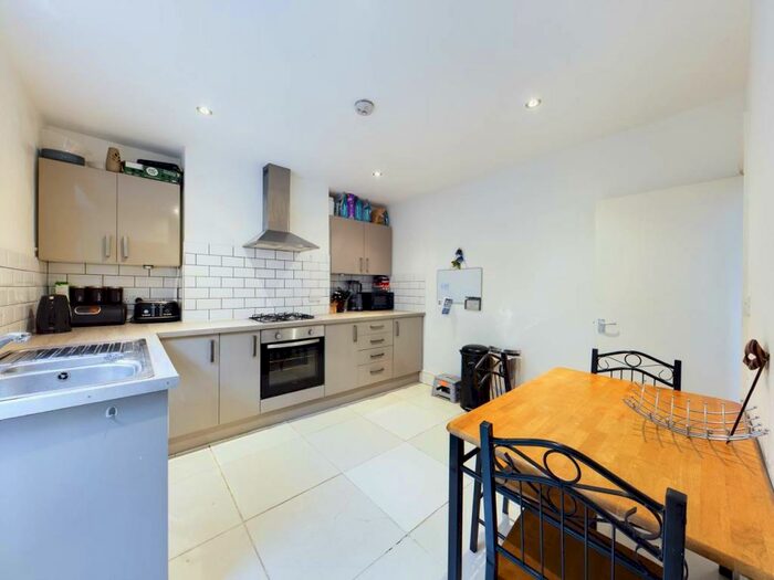 3 Bedroom House To Rent In Brookhill Road, Woolwich, London, SE18