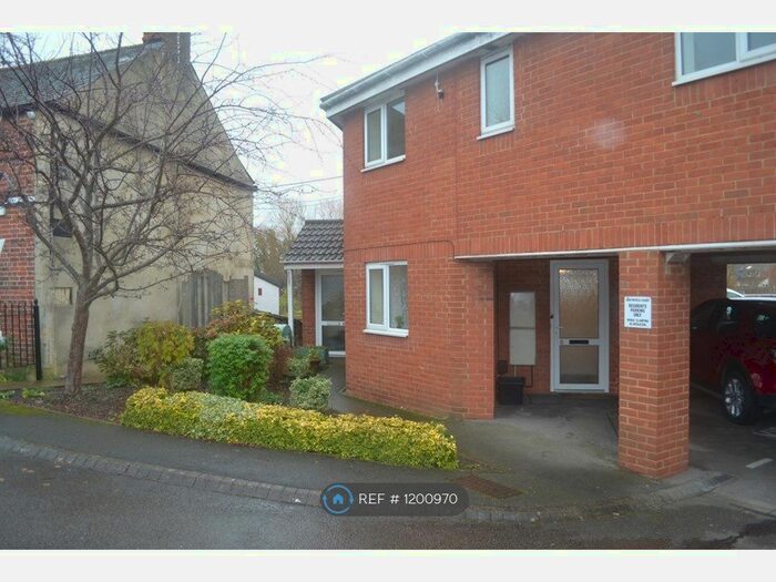 2 Bedroom Flat To Rent In Southfield Court, Trowbridge BA14