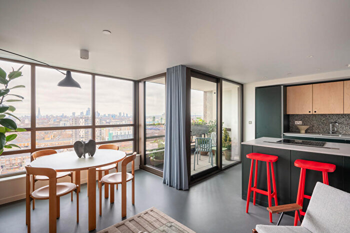 2 Bedroom Flat To Rent In Balfron Tower, St Leonards Road, London, E14
