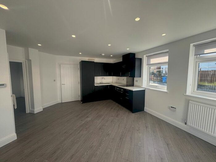 2 Bedroom Flat To Rent In St. Josephs Road, Aldershot, Aldershot, GU12