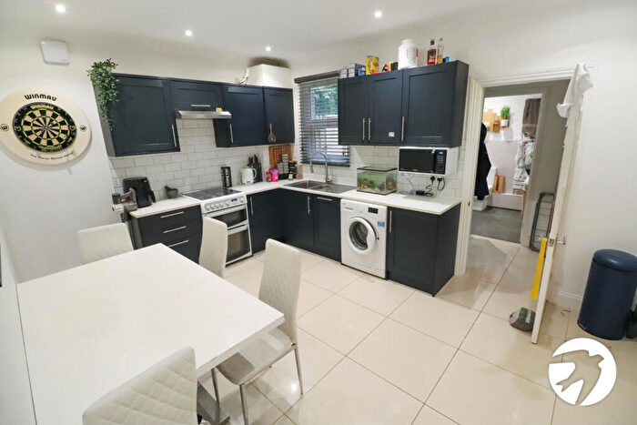 3 Bedroom Terraced House For Sale In Friday Road, Erith, DA8