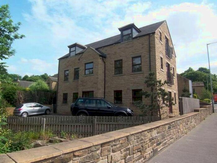 2 Bedroom Flat To Rent In Ashford Manor, Fenay Bridge, Huddersfield, West Yorkshire, HD8