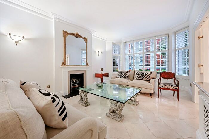 4 Bedroom Flat To Rent In Lincoln House, Basil Street, SW3