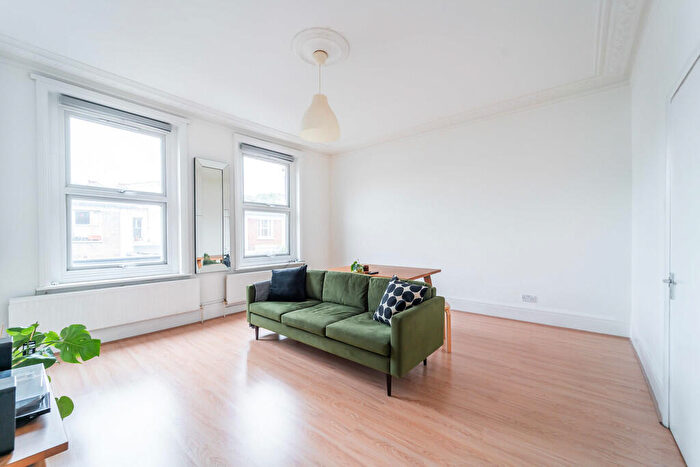 1 Bedroom Apartment To Rent In Park Road, Crouch End, London, N8