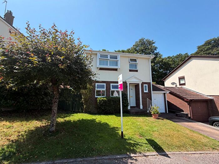 4 Bedroom Detached House For Sale In Spencer Drive, Tiverton, EX16
