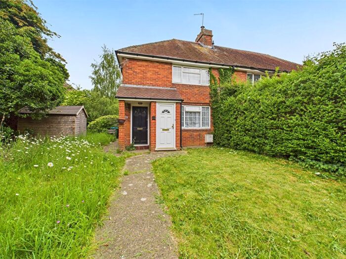 1 Bedroom Maisonette For Sale In Oxford Road, Stone, Aylesbury, HP17