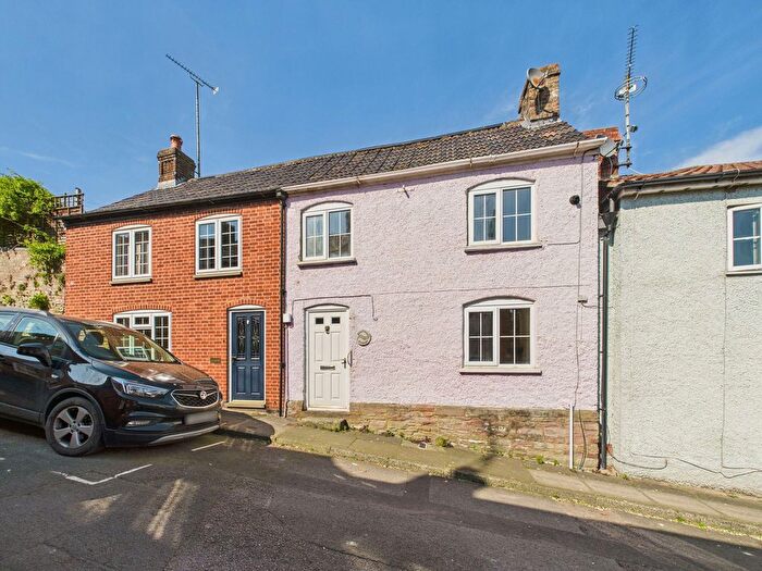 3 Bedroom Cottage For Sale In Severn Street, Newnham, GL14