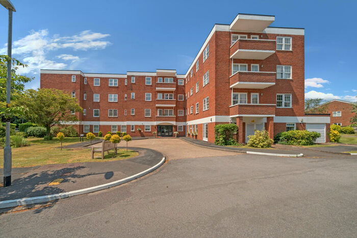 2 Bedroom Apartment For Sale In Bulstrode Court, Gerrards Cross, Buckinghamshire, SL9