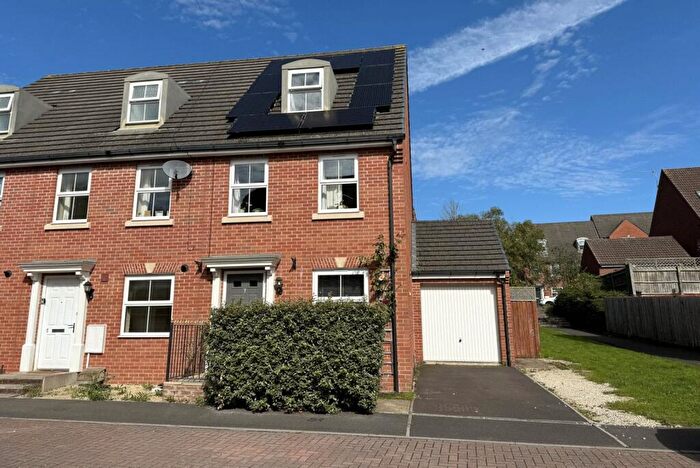4 Bedroom End Of Terrace House For Sale In Moon Pond Lane, Wincanton, Somerset, BA9